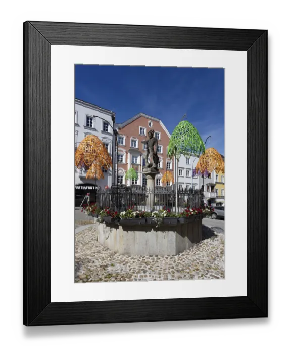 Framed Print : St George's Fountain, Lower Town Square