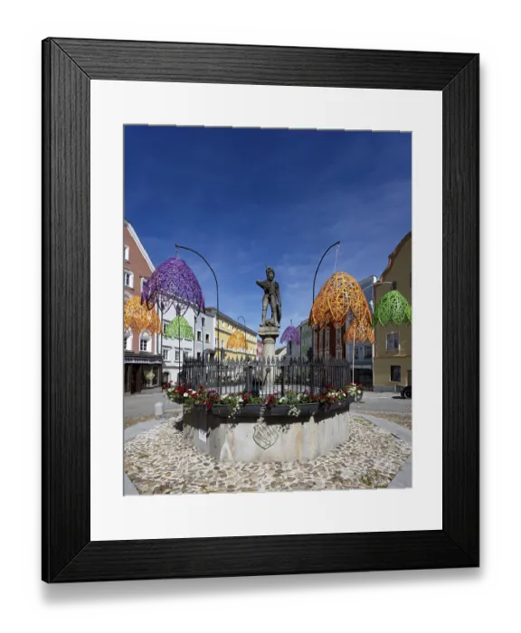 Framed Print : St George's Fountain, Lower Town Square