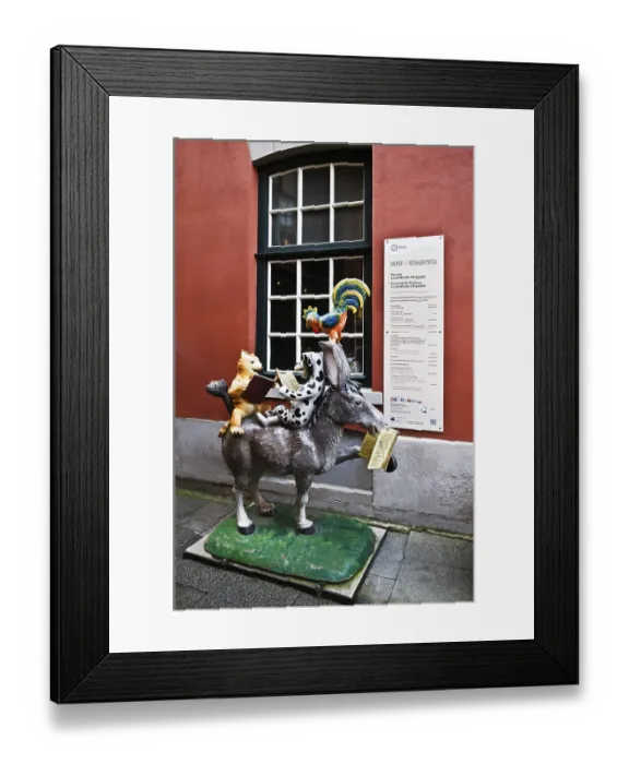 Framed Print : Bremen Town Musicians in the Schnoorviertel