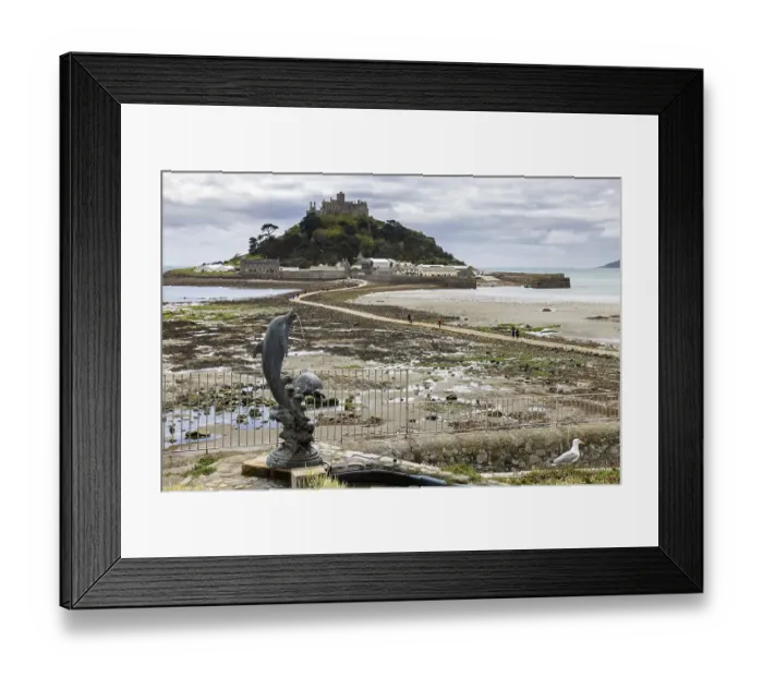 Framed Print : MARAZION, CORNWALL, UK - MAY 11 : View of St Michaels Mount near Marazion Cornwall on May 11