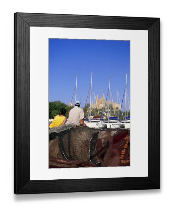 Framed Print : Fishermen in front of La Seu Cathedral