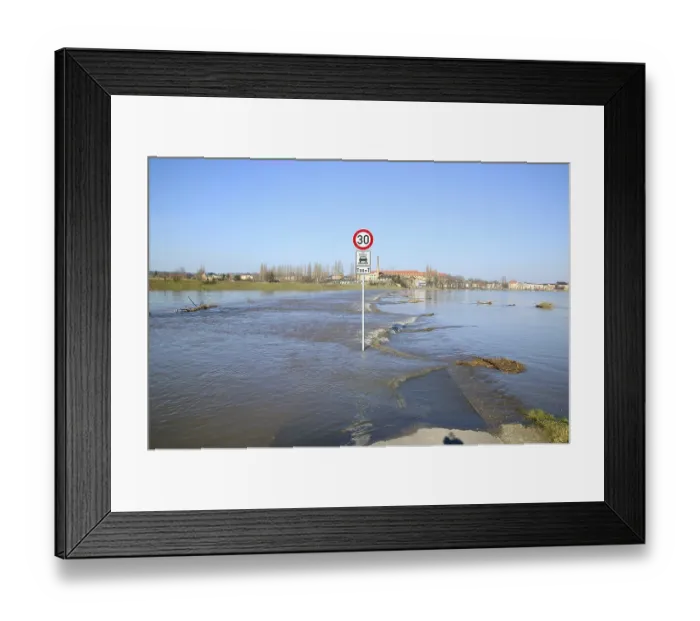 Framed Print : Elbe in Dresden, Flutgraben
