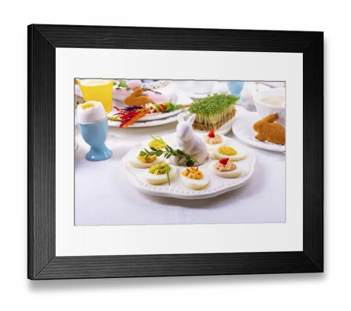 Framed Print : A colourful and festive Easter table decoration Framed Print : A colourful and festive Easter table decoration