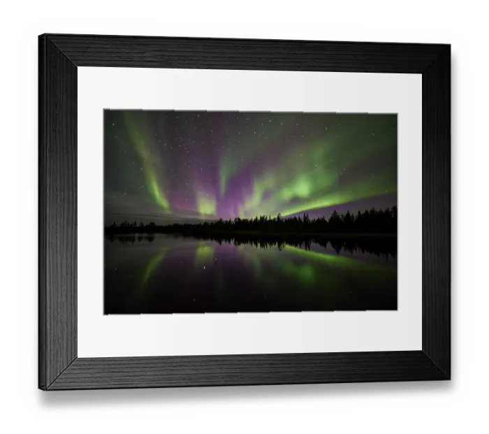 Framed Print : Northern lights reflected in a lake Framed Print : Northern lights reflected in a lake