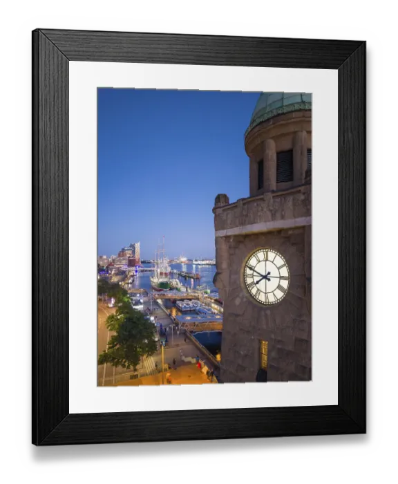 Framed Print : Evening atmosphere at the Landungsbrucken with a view of the Elbphilharmonie Framed Print : Evening atmosphere at the Landungsbrucken with a view of the Elbphilharmonie