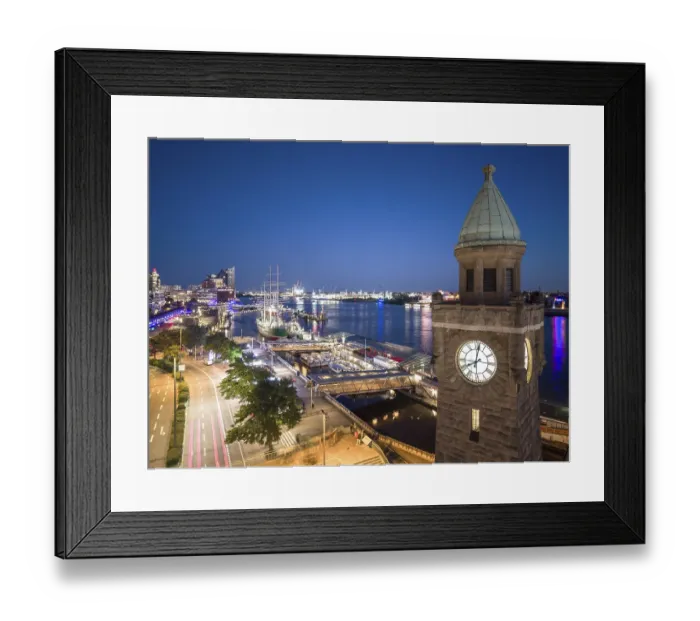 Framed Print : Evening atmosphere at the Landungsbrucken with a view of the Elbphilharmonie