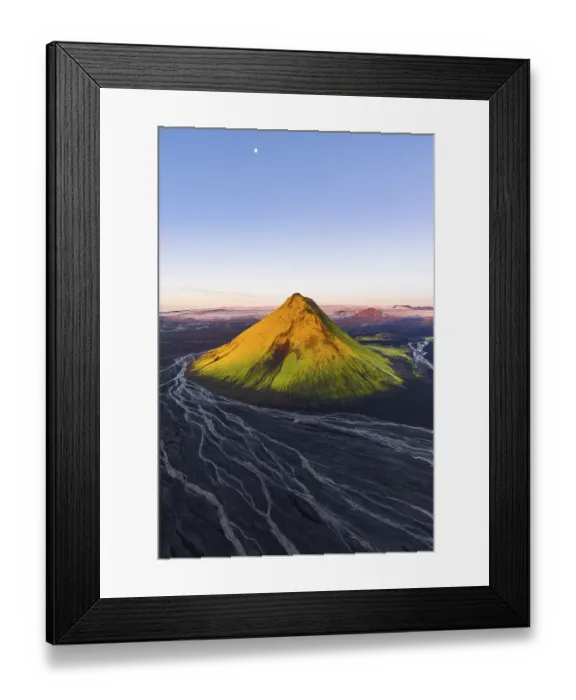 Framed Print : Moss-covered mountain Maelifell