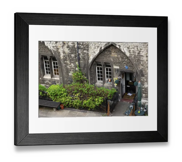 Framed Print : Arched windows and greenery frame the entrance of a residence quarters inside at The Tower of London Framed Print : Arched windows and greenery frame the entrance of a residence quarters inside at The Tower of London
