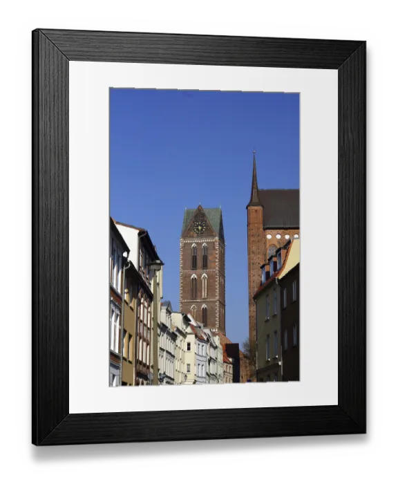 Framed Print : Listed building in the historic city centre