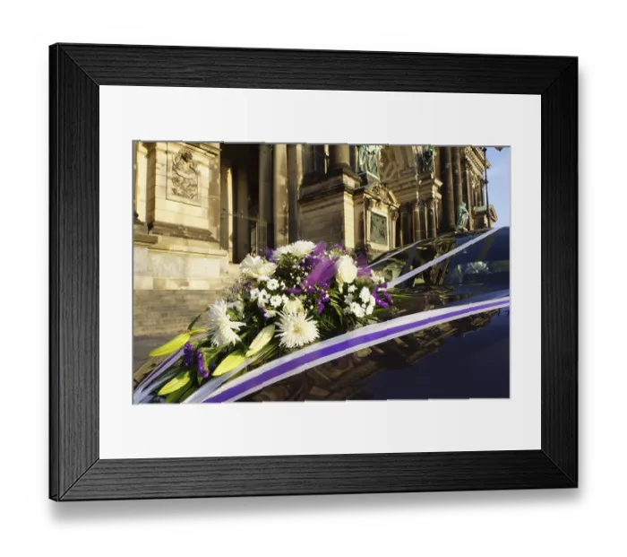 Framed Print : Wedding car in front of the Berlin Cathedral