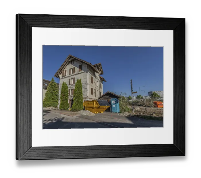 Framed Print : Multi-storey residential building built in 1903 in front of demolition