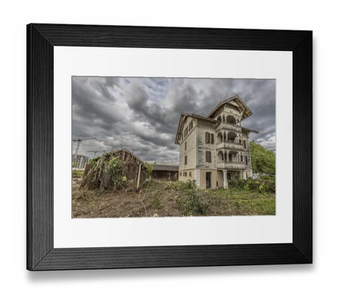 Framed Print : Multi-storey residential building built in 1903 in front of demolition