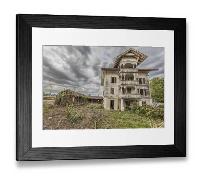 Framed Print : Multi-storey residential building built in 1903 in front of demolition
