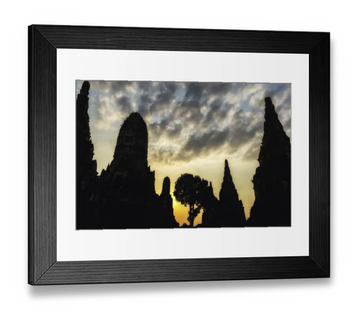Framed Print : Sunset Silhoutte of Wat Chaiwatthanaram prang and chedi shaped chapels in Ayutthaya