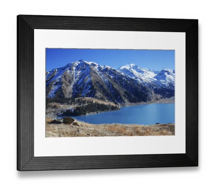 Framed Print : Moraine Lake in Banff National Park, Canada