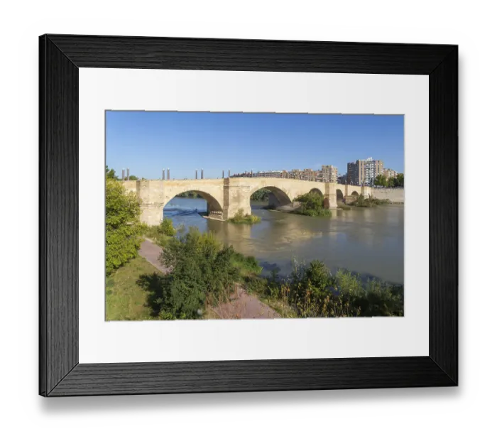 Framed Print : Historic the Stone Bridge, Puente de Piedra