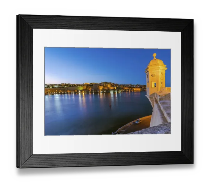 Framed Print : Guardiola Gardens tower and view over Valletta Framed Print : Guardiola Gardens tower and view over Valletta