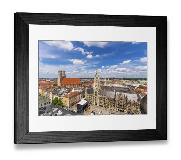 Framed Print : New Town Hall and Frauenkirche Church on Sunny Summer Day