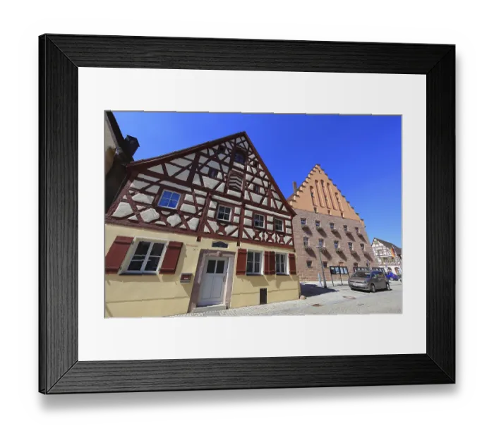 Framed Print : Fachwerkhauser und Rathausplatz