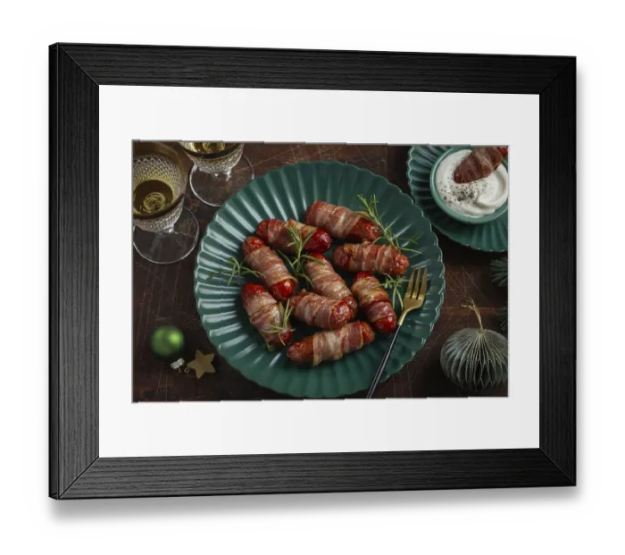 Framed Print : Food, Pigs in blankets for festive Christmas dinner