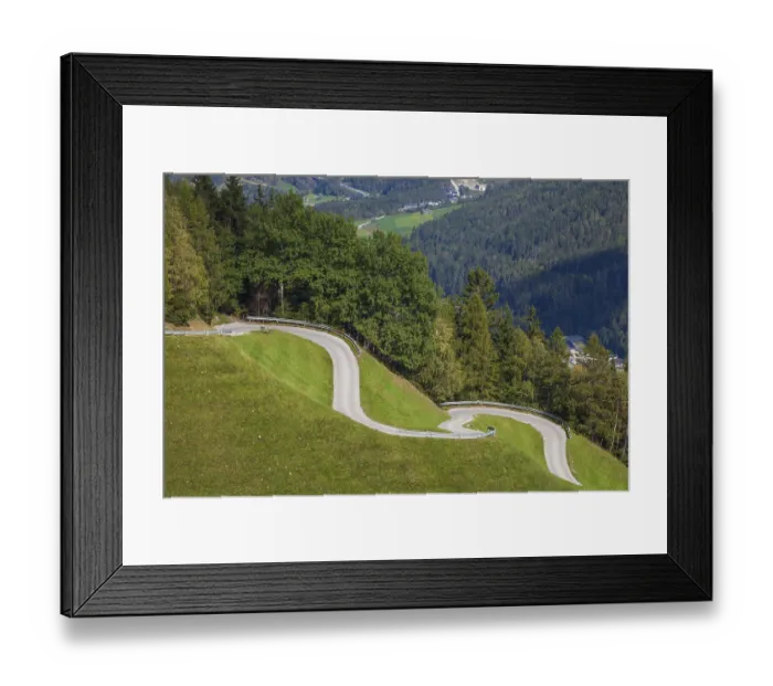 Framed Print : Alm mit kurviger StraBe, Neustift im Stubai Valley