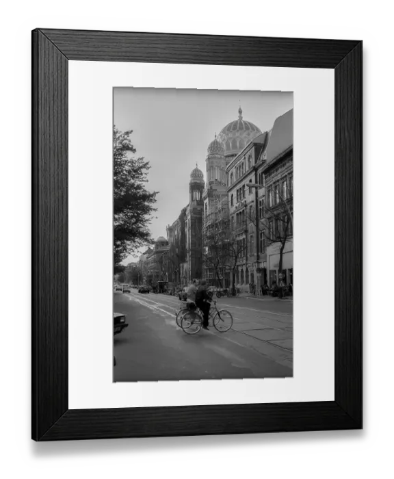 Framed Print : Germany, Berlin, 12.9.1992, New Synagogue in Oranienburger StraBe Framed Print : Germany, Berlin, 12.9.1992, New Synagogue in Oranienburger StraBe