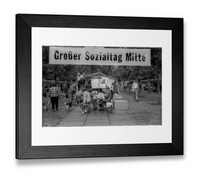 Framed Print : Germany, Berlin, 10.9.1992, GroBer Sozialtag Mitte Framed Print : Germany, Berlin, 10.9.1992, GroBer Sozialtag Mitte