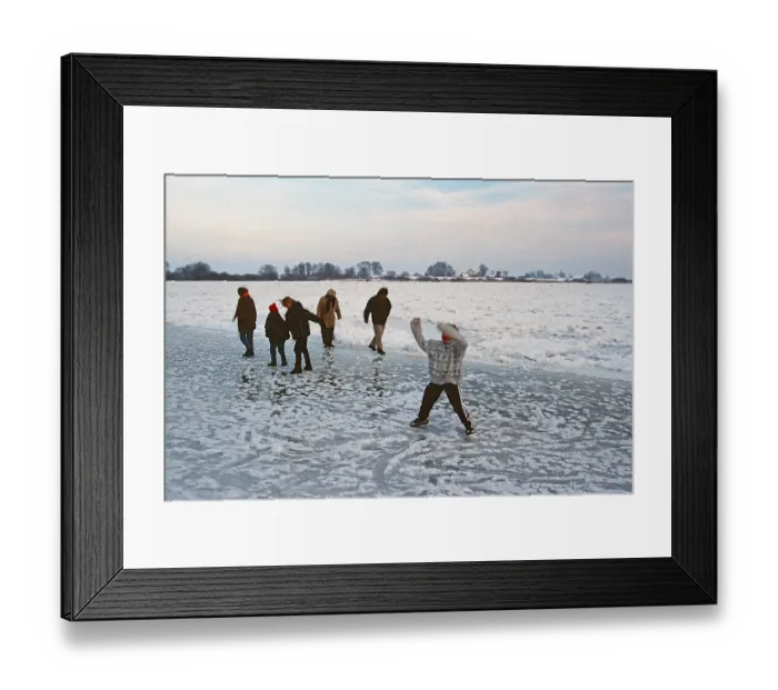 Framed Print : People walk across ice rink, frozen Elbe