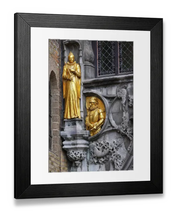 Framed Print : Golden figures on the facade of the St