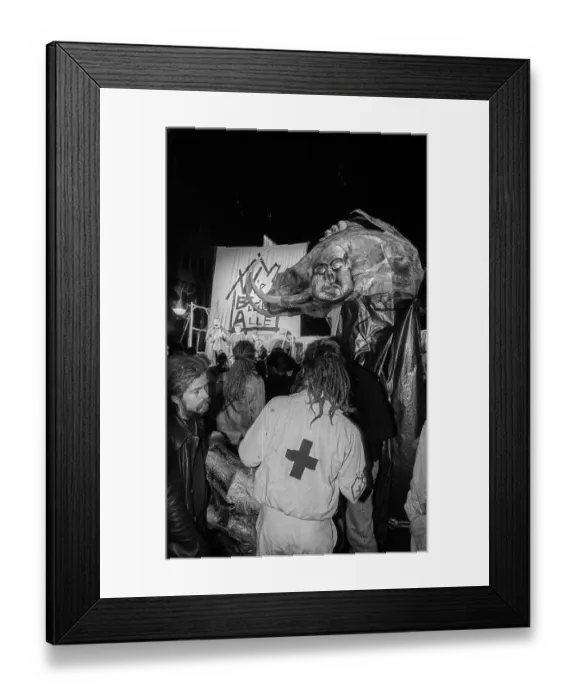 Framed Print : Germany, Berlin, 10.9.1992, tenant demo (from Red Town Hall) on Tauentzien