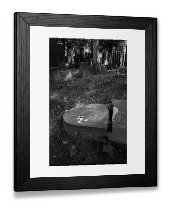 Framed Print : Germany, Berlin, 11.9.1992, cemetery of the Jewish community of Adass Yisroel in Weissensee Framed Print : Germany, Berlin, 11.9.1992, cemetery of the Jewish community of Adass Yisroel in Weissensee