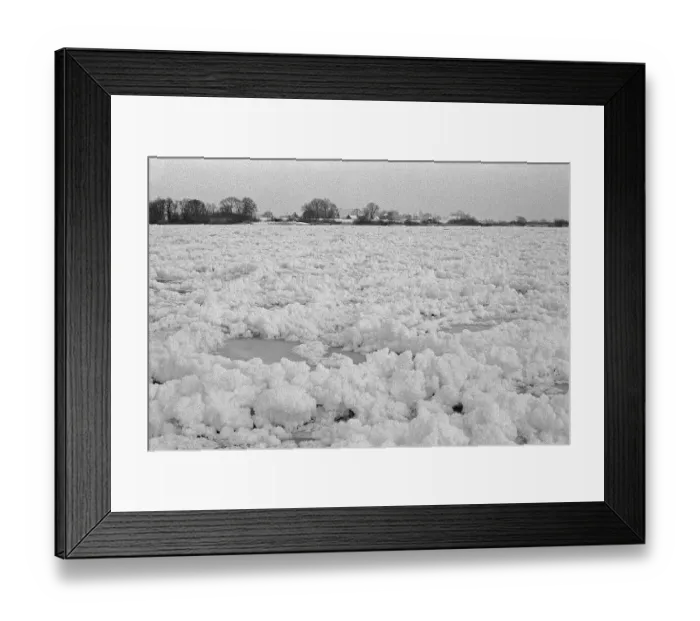 Framed Print : Frozen Elbe, Bleckede, Lower Saxony