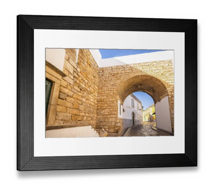 Framed Print : Arco do Repouso, a historic archway in Faro