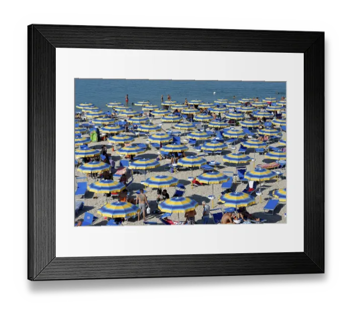 Framed Print : Parasols, Bagni, beach on the Adriatic Framed Print : Parasols, Bagni, beach on the Adriatic