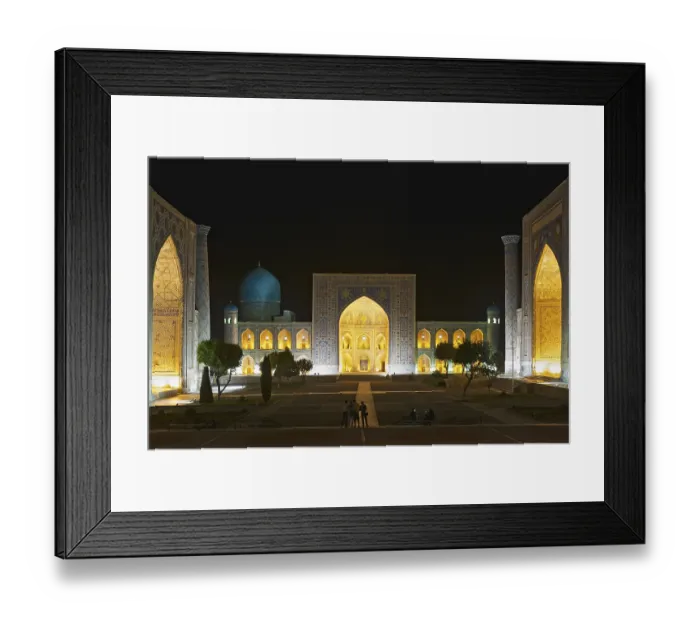 Framed Print : Links Ulugbek Madrasah, middle Tilya-Kori Madrasah