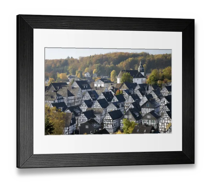 Framed Print : Half-timbered houses in Freudenber