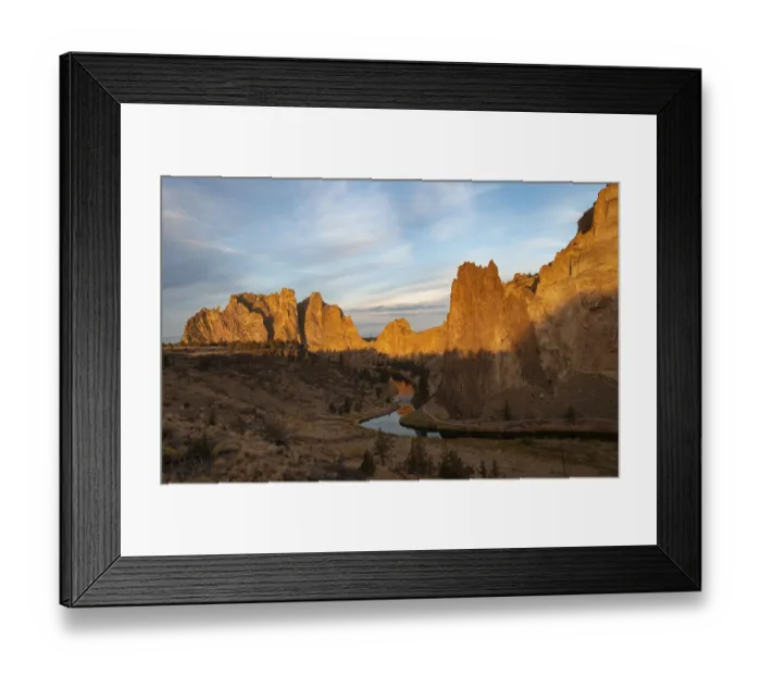 Framed Print : Red rock walls at sunrise, course of the Crooked River