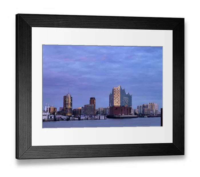 Framed Print : View over the Norderelbe to Elbe Philharmonic Hall Framed Print : View over the Norderelbe to Elbe Philharmonic Hall