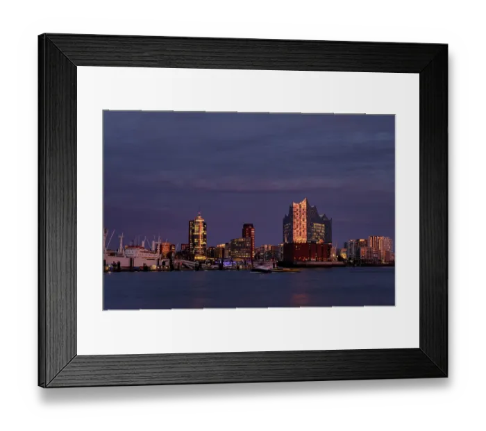 Framed Print : View over the Norderelbe to Elbe Philharmonic Hall Framed Print : View over the Norderelbe to Elbe Philharmonic Hall