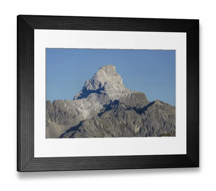 Framed Print : Mountain panorama from the Koblat-Hohenweg on the Nebelhorn across the Obertal with lush green meadows to