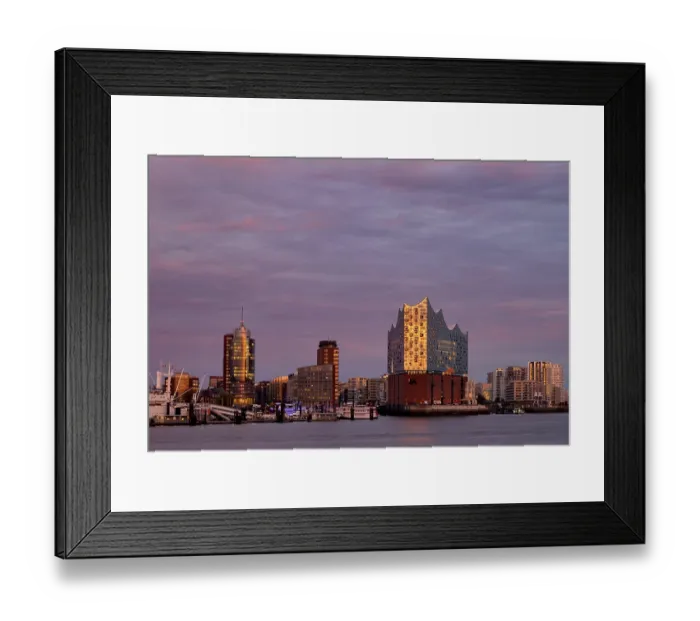 Framed Print : View over the Norderelbe to Elbe Philharmonic Hall