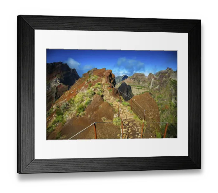 Framed Print : Hiking trail from Pico do Arieiro towards Pico Ruivo