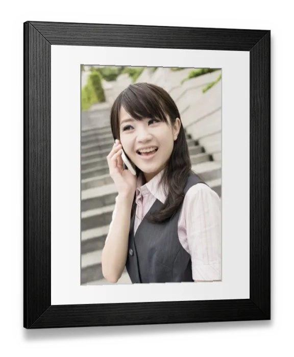 Framed Print : Business woman of Asian talk on cellphone