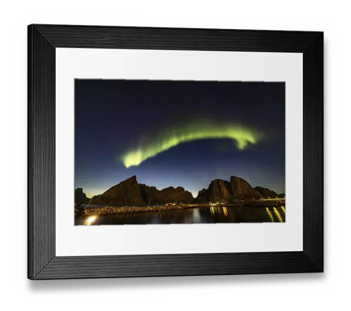 Framed Print : Northern lights over Hamnoy, Lofoten Framed Print : Northern lights over Hamnoy, Lofoten