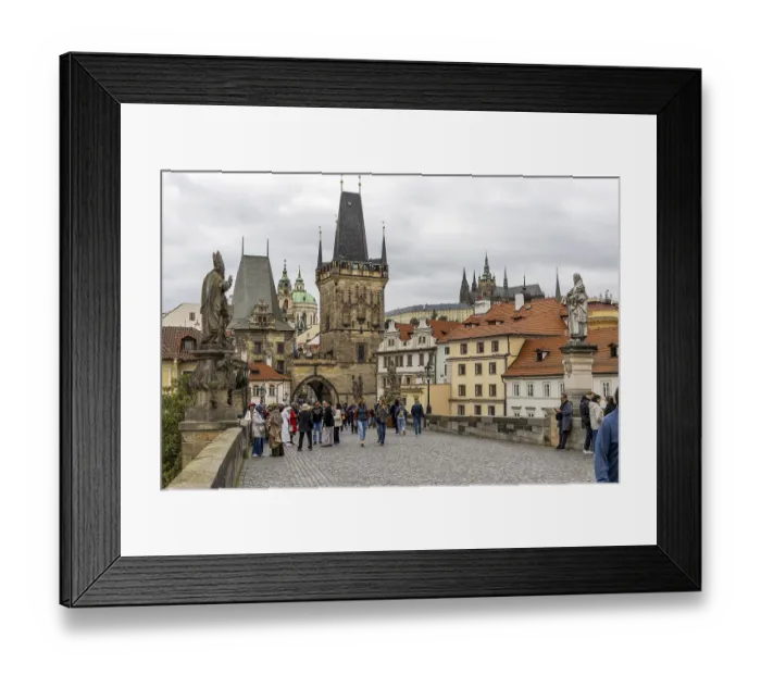 Framed Print : The historically significant Gothic-style Charles Bridge across the Vltava with Baroque sculpture groups