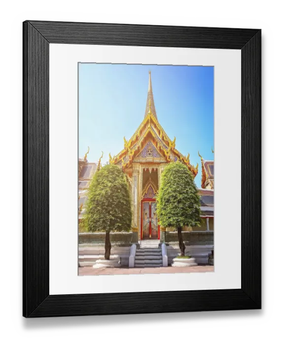 Framed Print : Golden entrance to the beautiful Buddhist temple in Bangkok