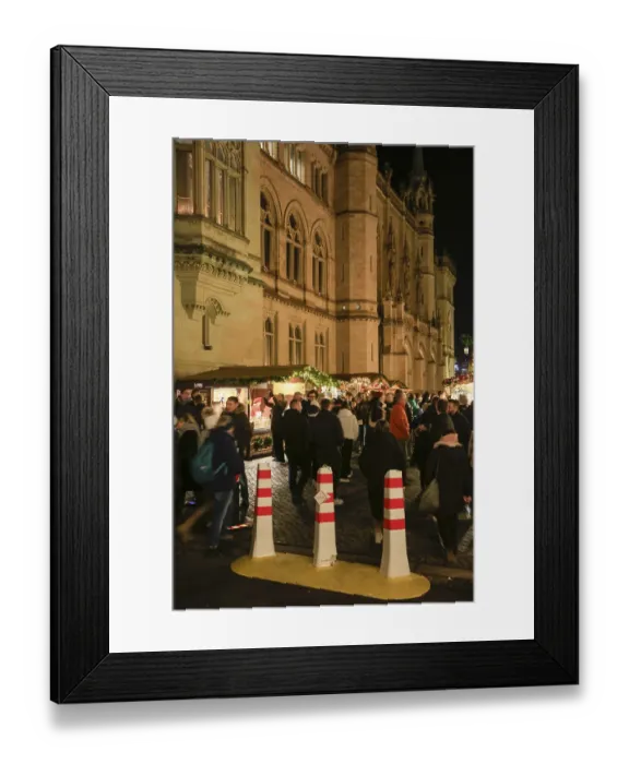 Framed Print : Brunswick Christmas market access lock on Burgplatz and Domplatz around St