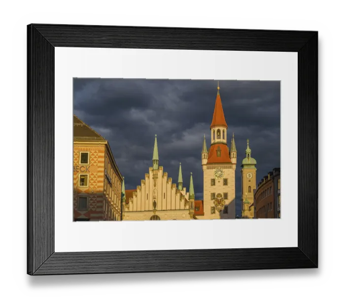 Framed Print : MUNCHEN, GERMANY - JULY 25, 2015: Sunset view of Marienplatz central square with the Old Town Hall