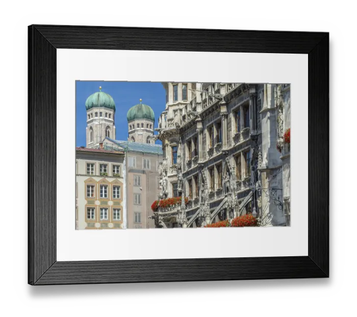 Framed Print : View of the New Town Hall, the town hall building located on Marienplatz in Munich Framed Print : View of the New Town Hall, the town hall building located on Marienplatz in Munich