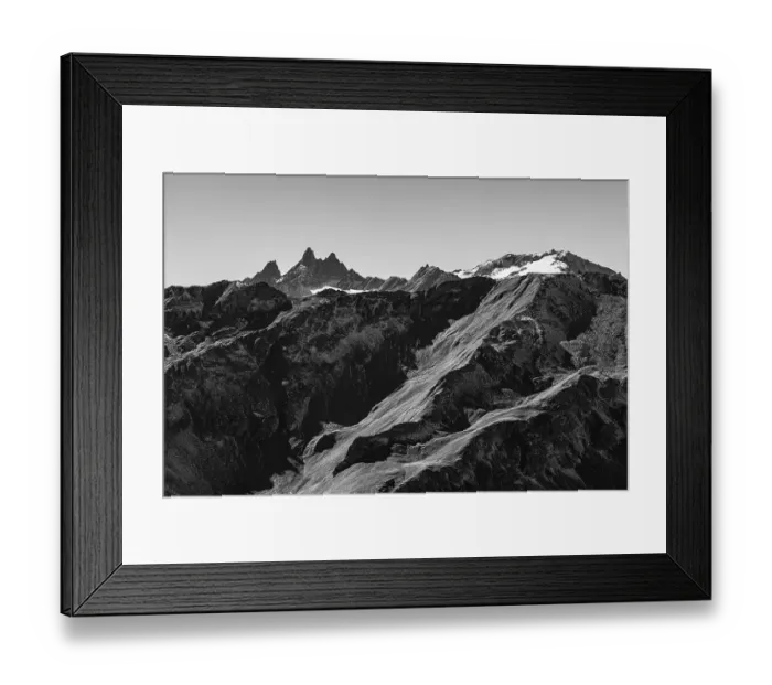 Framed Print : Snowy peaks of the Pointe de Moiry mountains Framed Print : Snowy peaks of the Pointe de Moiry mountains